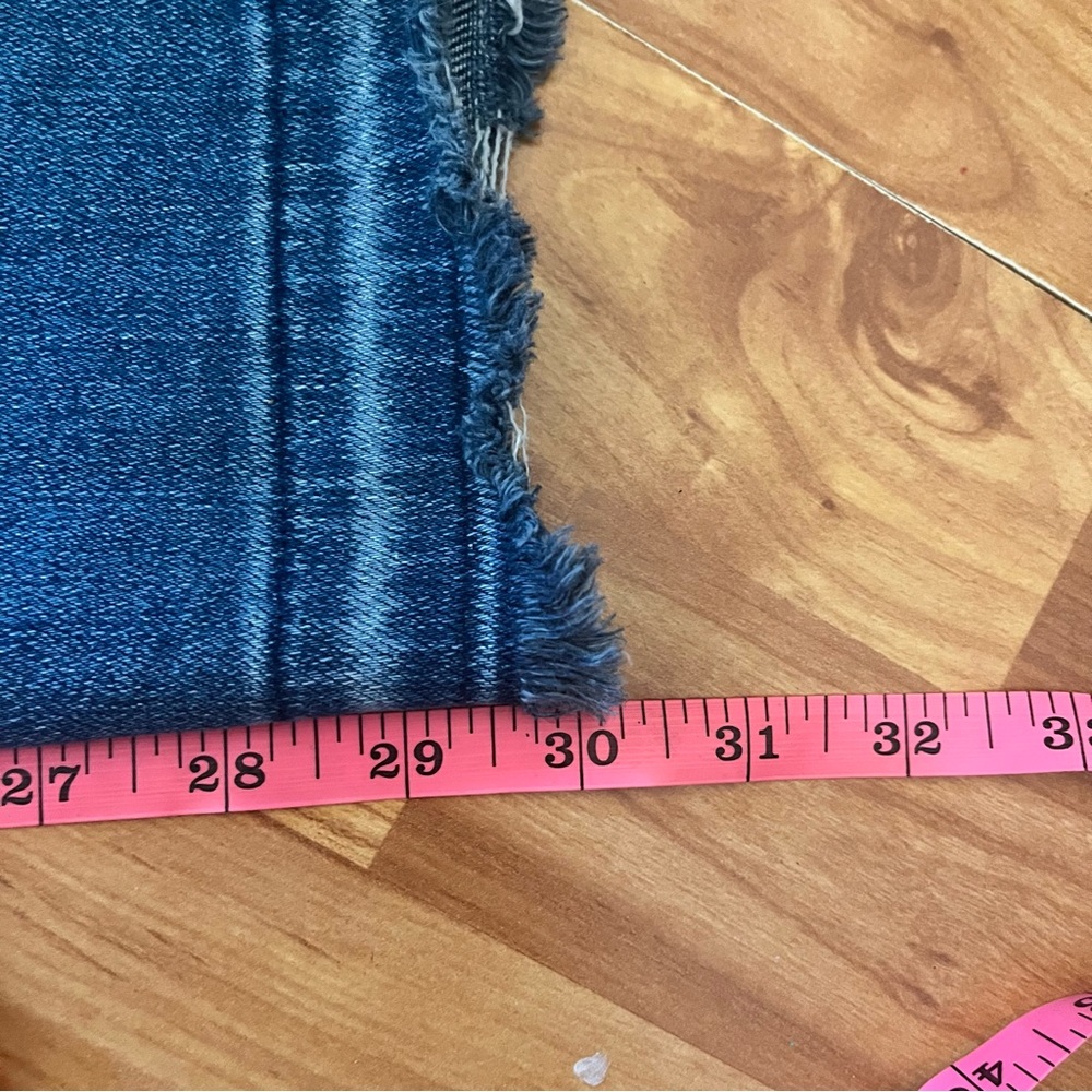 Vervet Women's Classic Blue Crossover Button Distressed Jeans - Picture 7 of 7